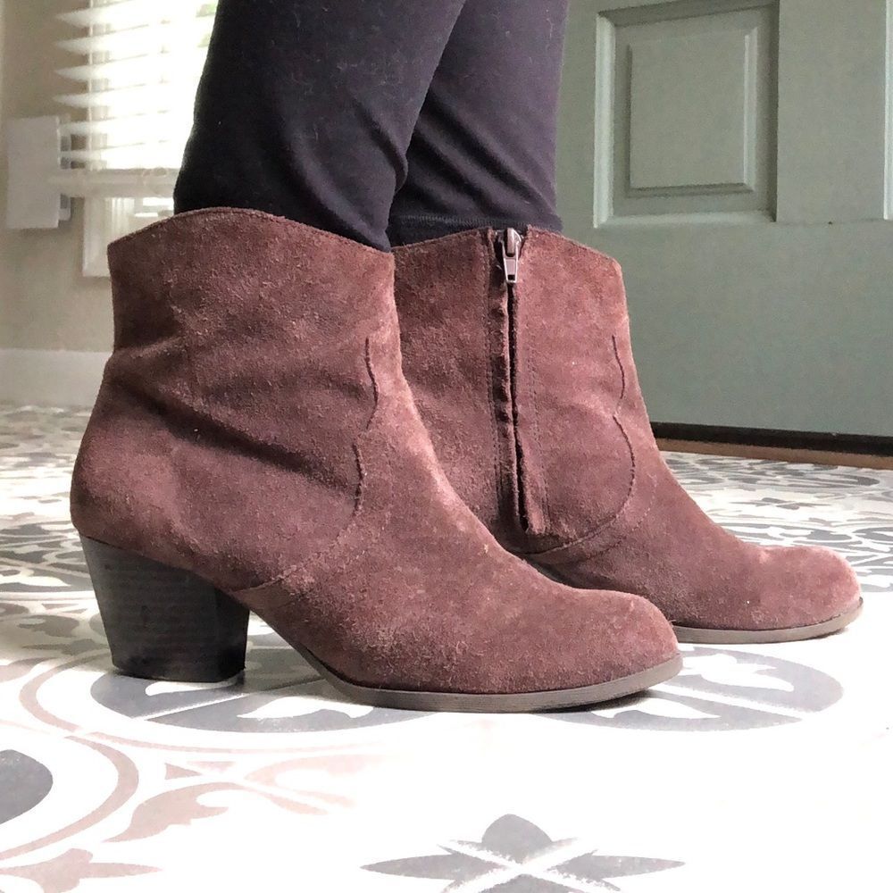 Lucky Brand Ankle Side Zip Suede Booties (7.5/8)